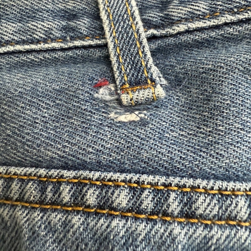 Levi's 550 Relaxed Fit Jeans Men's W38 L32 (38x31) Light Wash Denim Distressed - Picture 11 of 14